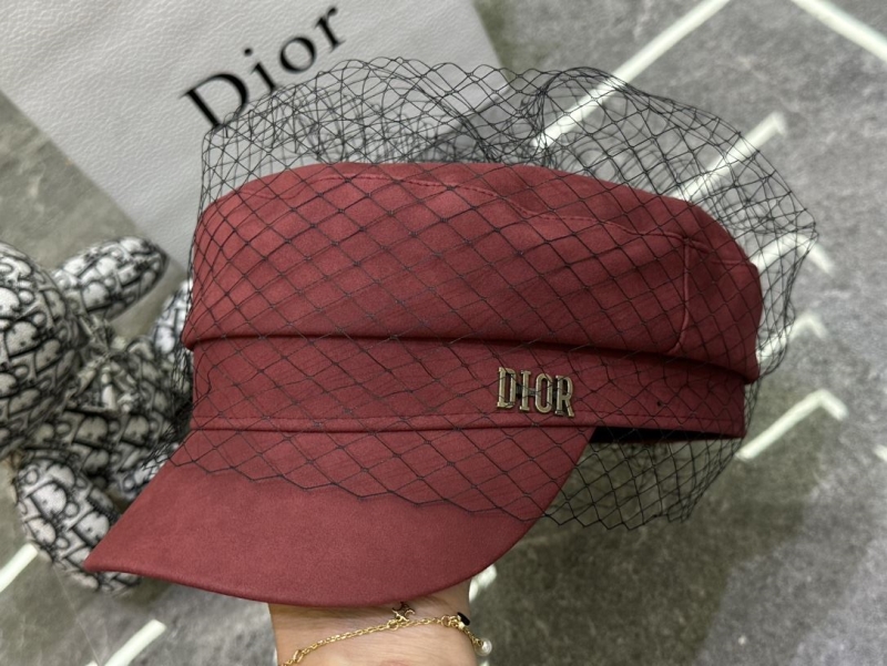 CHRISTIAN DIOR